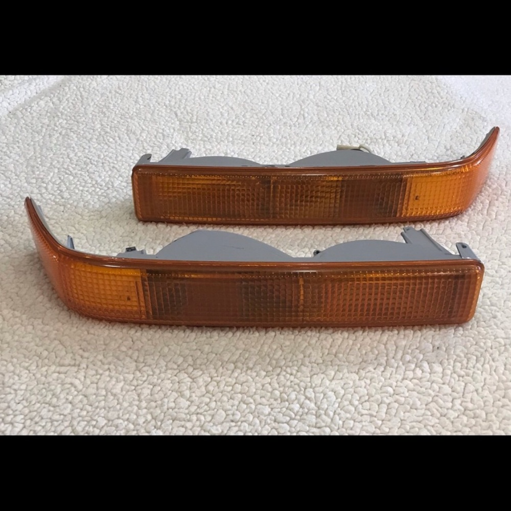 S10 Sonoma Blazer S15 Jimmy Turn Signal Park Lights Lamp Lens 16524255& 16524256 - Picture 4 of 8